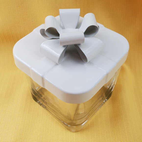 Present Storage Jar - Picture 4 of 8